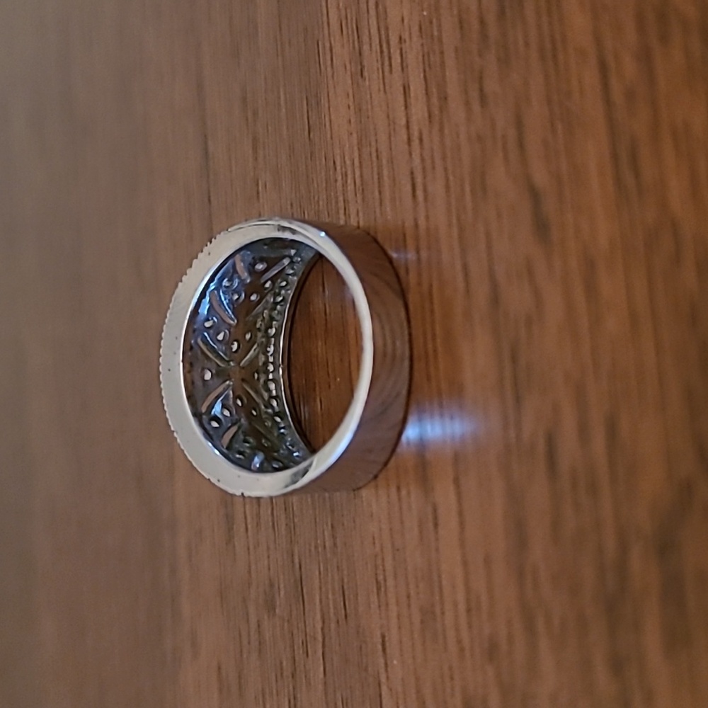 Beautiful ring - Picture 6 of 8